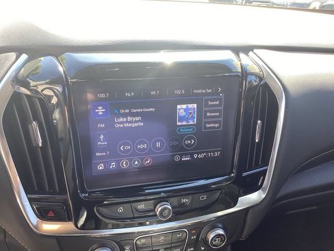 Used 2021 Chevrolet Traverse RS AWD/4WD image 13