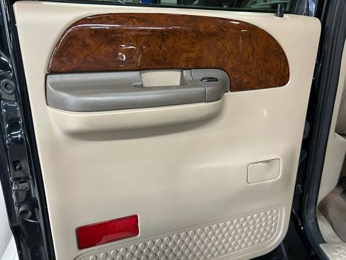 Used 2004 Ford F350 Lariat image 23