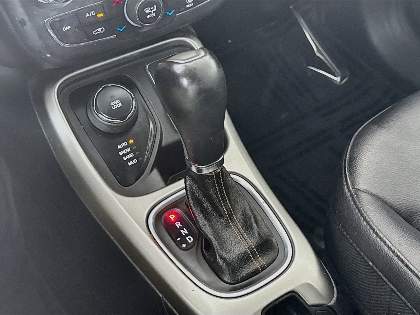Used 2019 Jeep Compass Latitude w/ Popular Equipment Group AWD/4WD image 18