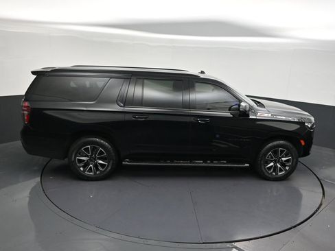 Used 2023 Chevrolet Suburban Z71 w/ Luxury Package AWD/4WD image 25