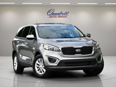 Used 2017 Kia Sorento L FWD image 1