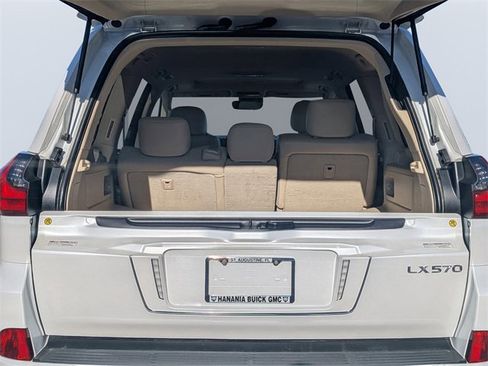 Used 2018 Lexus LX 570 4WD image 11
