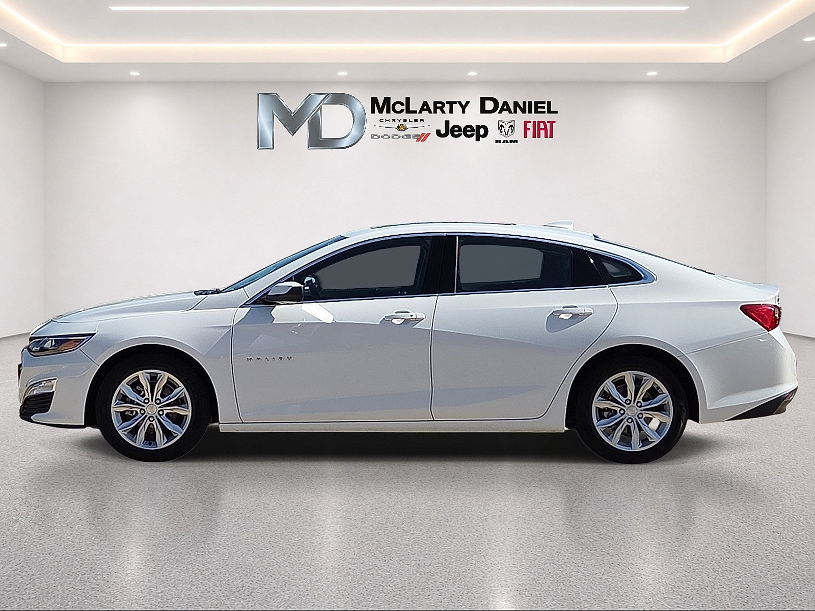 Used 2024 Chevrolet Malibu LT FWD image 3