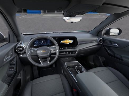 New 2025 Chevrolet Equinox LT w/ Convenience Package II image 15