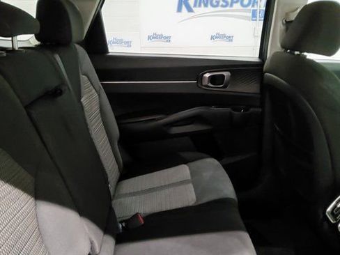 Used 2023 Kia Sorento LX image 18