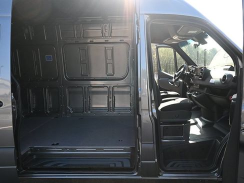 Used 2026 Mercedes-Benz Sprinter 3500 image 21
