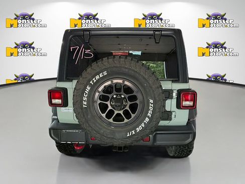 Used 2023 Jeep Wrangler Unlimited Rubicon w/ Xtreme Recon 35" Tire Package AWD/4WD image 5