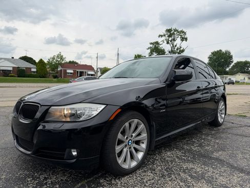 Used 2011 BMW 328i xDrive Sedan AWD/4WD image 4