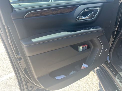 Used 2024 Chevrolet Suburban Premier RWD image 11