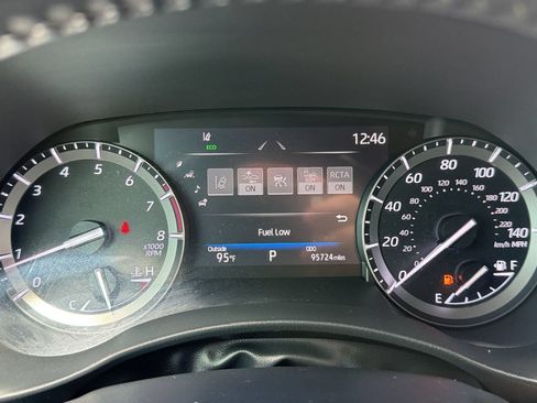 Used 2021 Toyota Highlander XSE FWD image 23