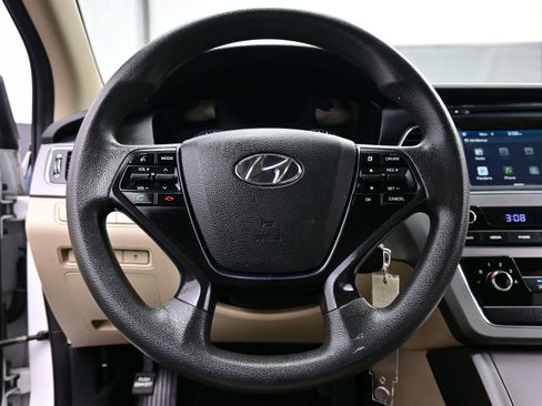 Used 2017 Hyundai Sonata SE w/ Cargo Package image 20