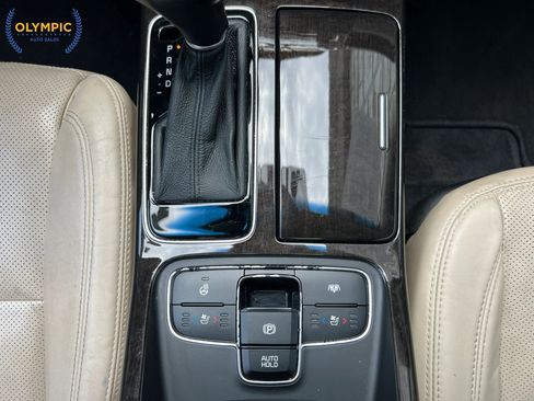 Used 2015 Kia Cadenza Premium w/ Technology Package FWD image 36