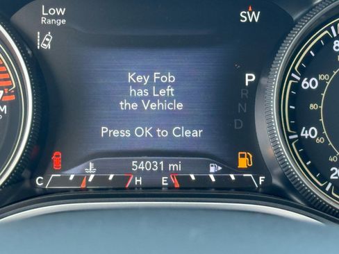 Used 2022 Jeep Cherokee Limited image 27