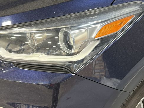 Used 2017 Hyundai Santa Fe Limited AWD/4WD image 7