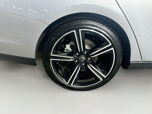 Used 2025 Honda Accord Sport image 11