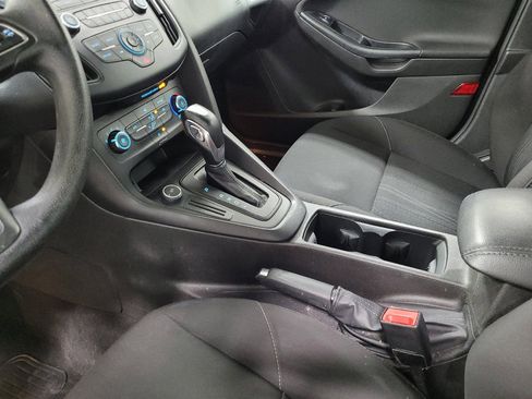 Used 2016 Ford Focus SE FWD image 26