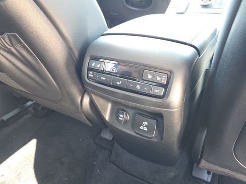 Used 2023 Hyundai Palisade SEL w/ Premium Package AWD/4WD image 16