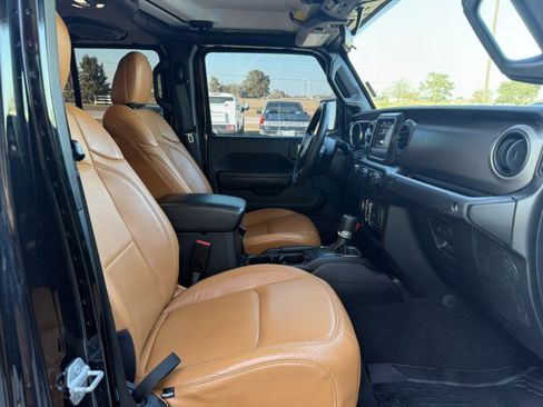 Used 2021 Jeep Gladiator Sport image 8
