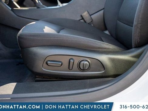 Used 2023 Chevrolet Malibu LT image 18