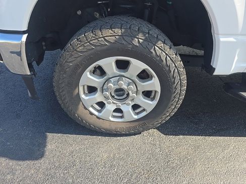 Used 2024 Ford F250 XLT image 4