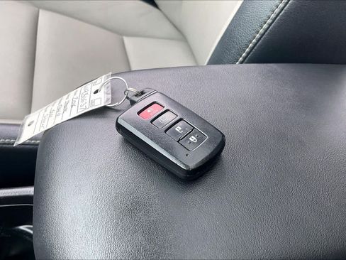 Used 2016 Toyota RAV4 Limited AWD/4WD image 27
