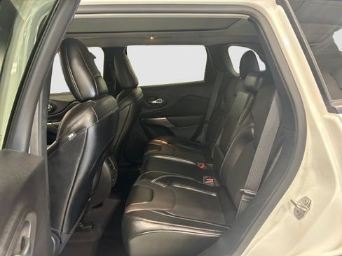Used 2022 Jeep Cherokee Limited AWD/4WD image 20