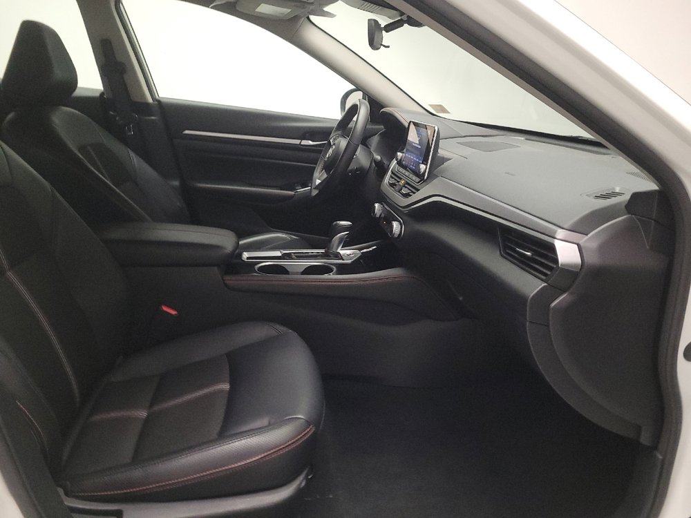 Used 2024 Nissan Altima 2.5 SR FWD image 21