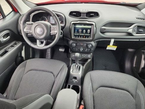 Used 2023 Jeep Renegade Latitude w/ Premium Group image 25