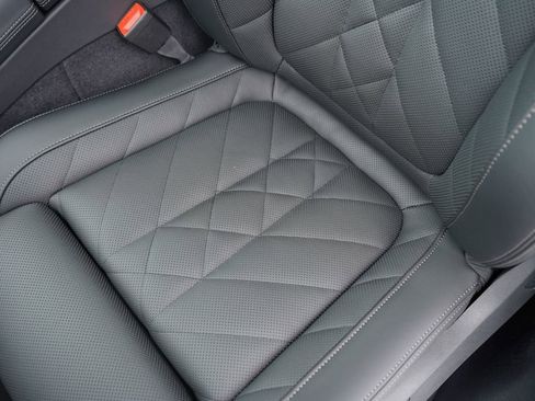 Used 2026 BMW X5 xDrive50e w/ Premium Package image 12