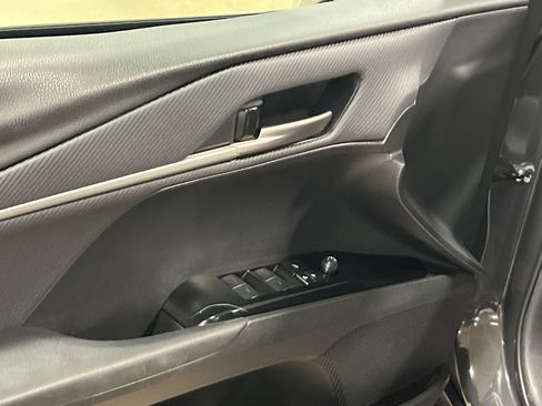 Used 2025 Toyota Camry SE FWD image 15