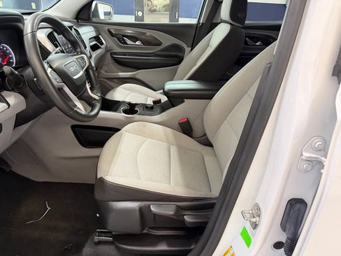 Used 2024 GMC Terrain SLE FWD image 15