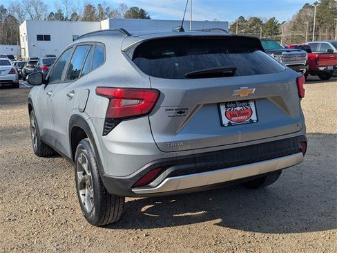 New 2026 Chevrolet Trax LT image 4