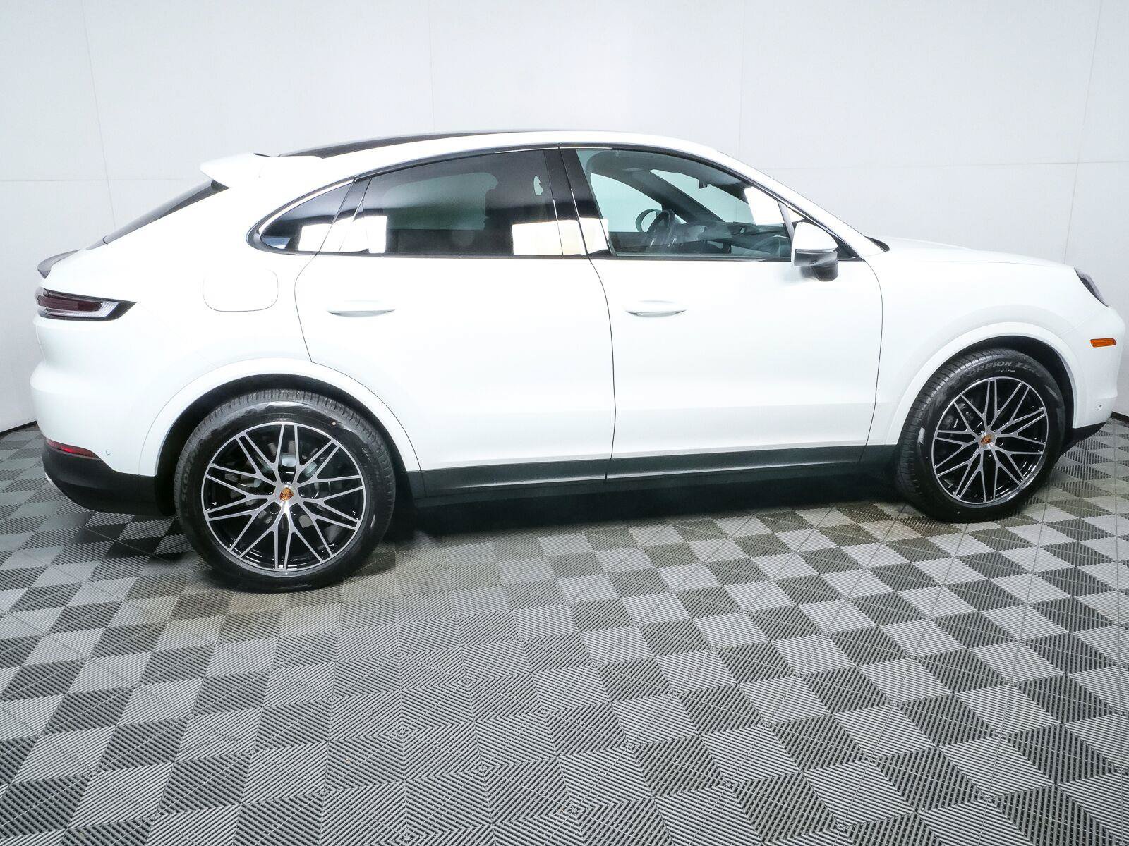 New 2026 Porsche Cayenne Coupe AWD/4WD image 29