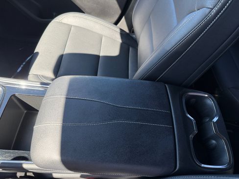 Used 2025 Chevrolet Traverse LT AWD/4WD image 14