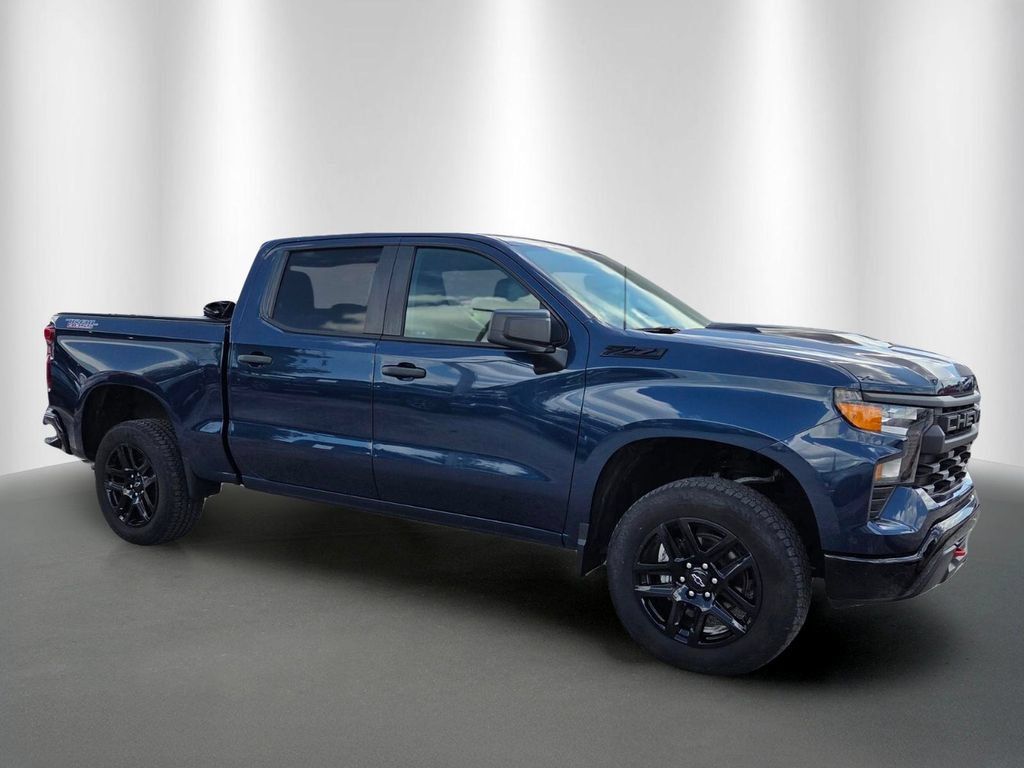Used 2023 Chevrolet Silverado 1500 Custom Trail Boss w/ LPO, Dark Essentials Package AWD/4WD image 2