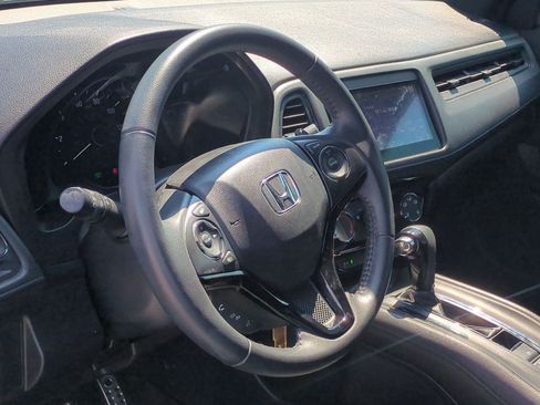 Used 2021 Honda HR-V Sport image 18