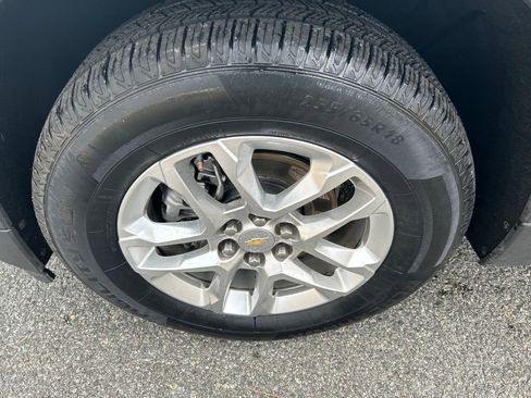 Used 2021 Chevrolet Traverse LT image 13