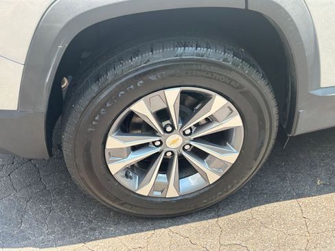 Used 2025 Chevrolet Equinox LT FWD image 24