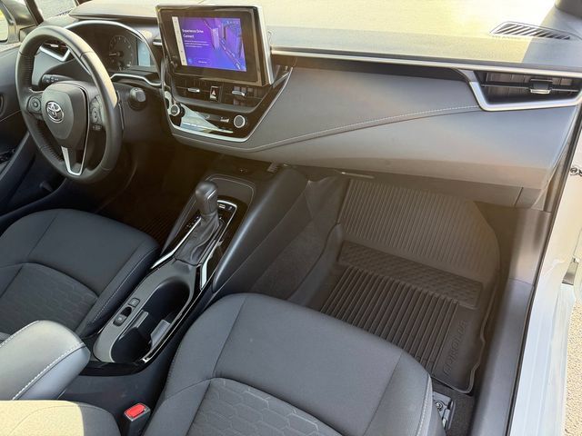 Certified 2025 Toyota Corolla SE w/ SE Package FWD image 19