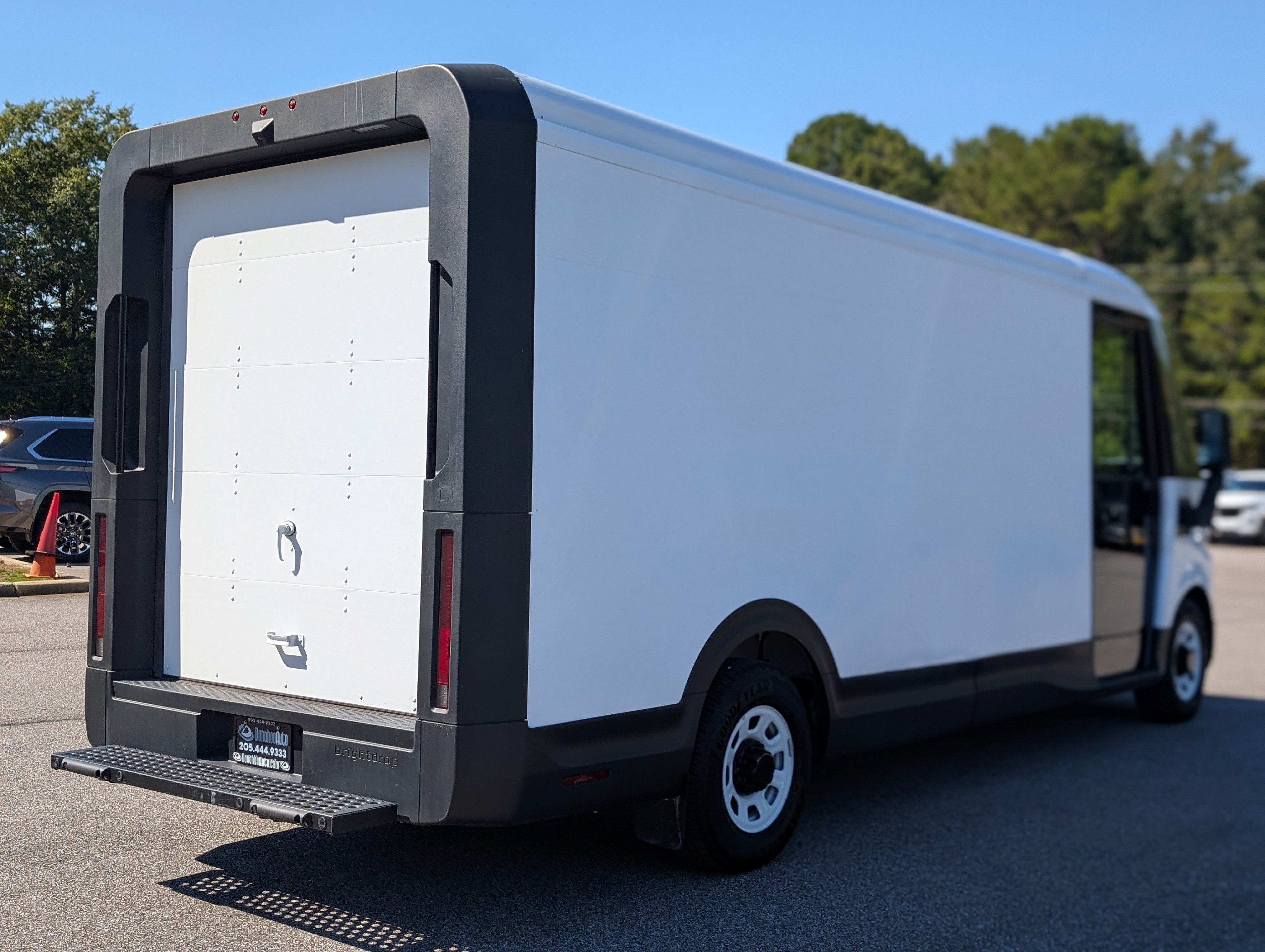 Used 2024 Chevrolet Brightdrop 600 w/ Commercial Equipment Package AWD/4WD image 9