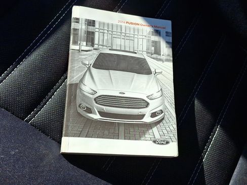 Used 2014 Ford Fusion SE FWD image 26