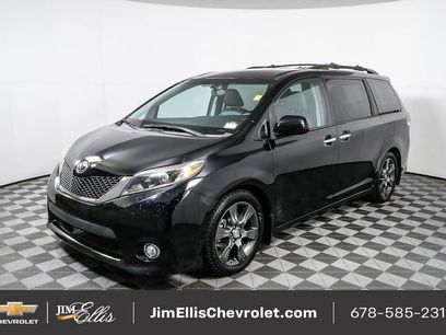 Used 2016 Toyota Sienna SE