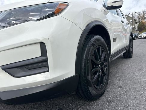 Used 2017 Nissan Rogue SV image 10