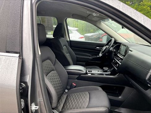 Used 2022 Nissan Pathfinder S AWD/4WD image 11