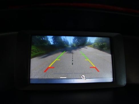 Used 2018 Ford Focus SE w/ Cold Weather Package FWD image 9