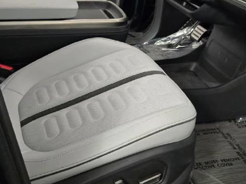 Used 2023 Rivian R1S Adventure AWD/4WD image 9