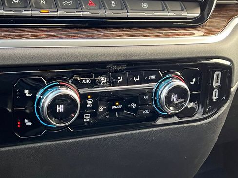 New 2025 GMC Sierra 1500 Elevation image 28