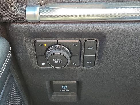 Used 2025 Ford Expedition Platinum AWD/4WD image 28