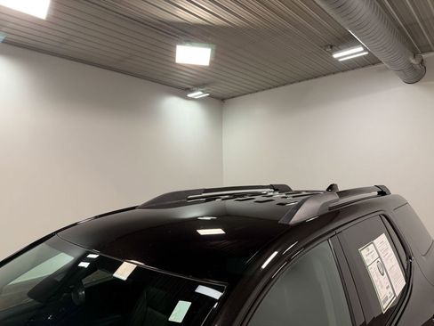 Used 2023 GMC Acadia AT4 w/ Technology Package image 28