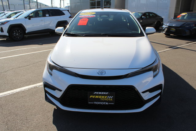 Certified 2024 Toyota Corolla SE w/ SE Package FWD image 3